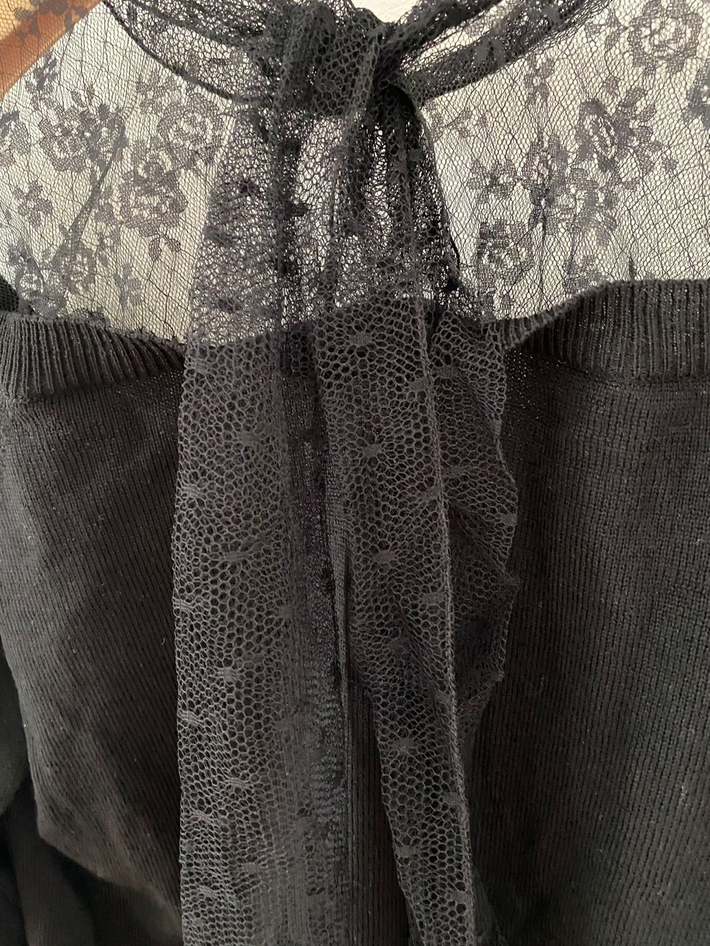 Maglioni & Felpe: Feiner Pullover mit Spitze, Red Valentino, Grösse S, NEU – Nuovo e nell'imballaggio originale da Bern venduto da L.I.A. 1