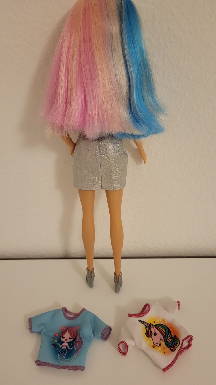 Bambole: Barbie mit zwei Shirts – Usato da Olten venduto da ett_h298 3