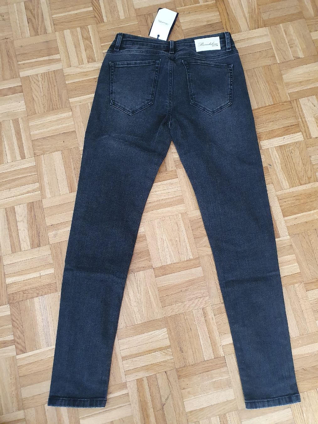 Jeans: neue schwarze Jeans – Nuovo e nell'imballaggio originale da St. Gallen venduto da 1811123 2