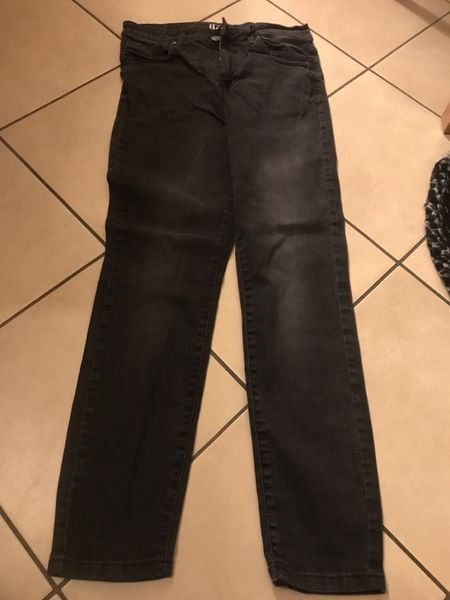 Jeans: Damen Jeans 38 schwarz – Usato da Bergdietikon venduto da antovale