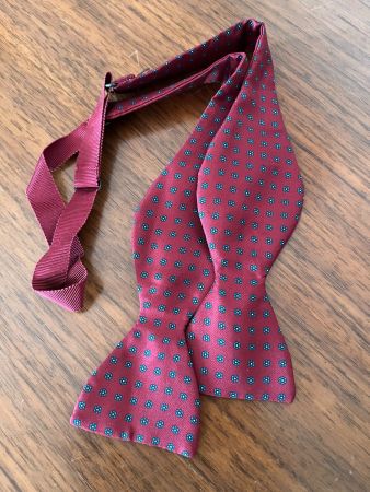 🎀 Papillon Soie Bordeaux Vintage 1975 – Made in England