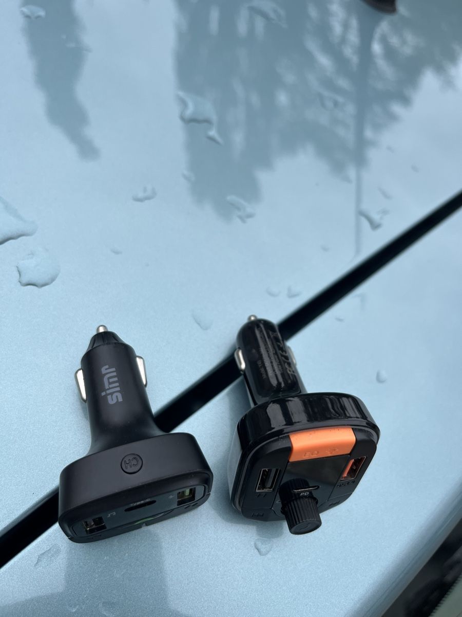 Unità & Adattatore:  2 FM Transmitter Car Adapter  – Usato da Courtepin venduto da asm_nm6k 1