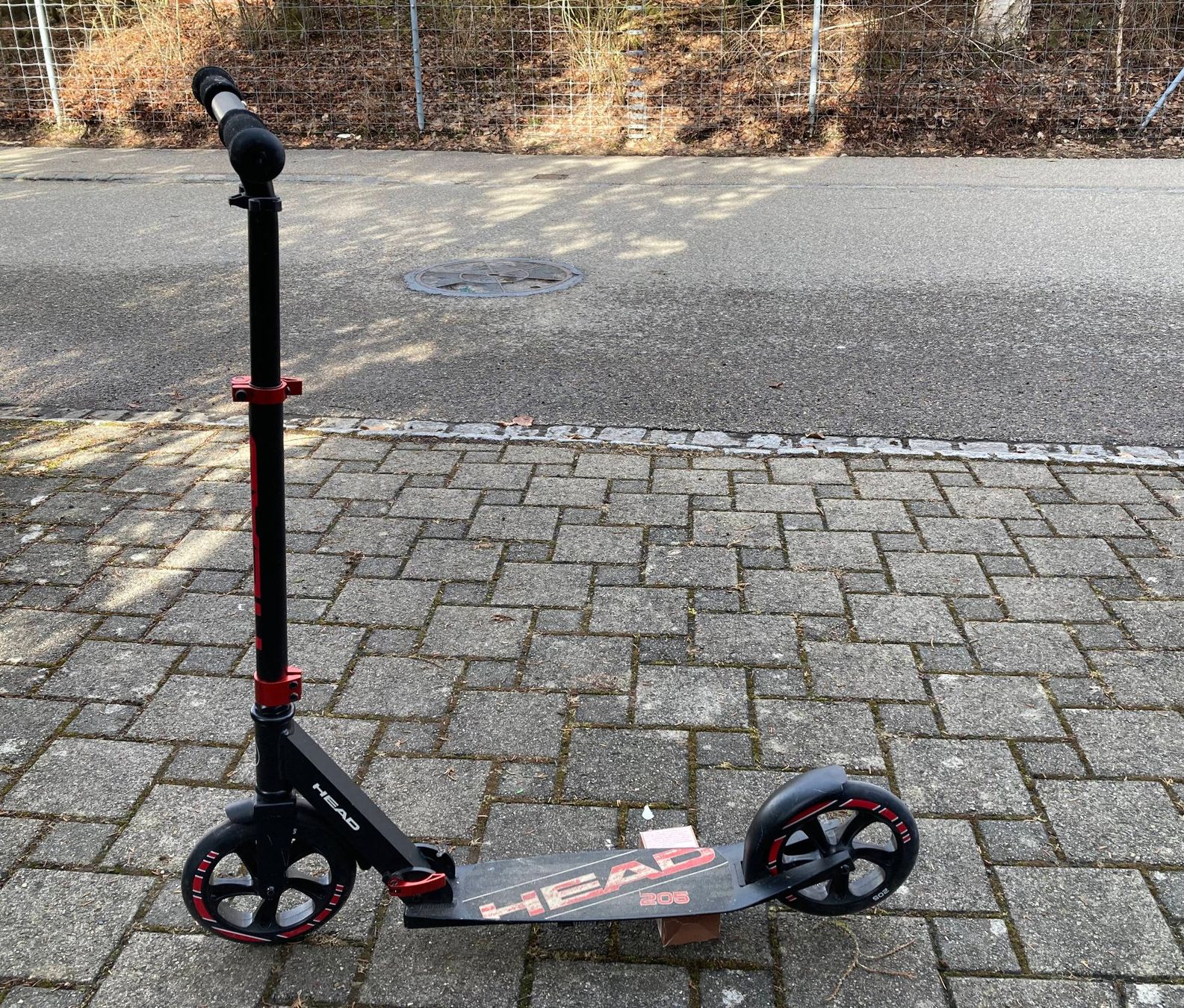 Kickboard: Tretroller / Scooter schwarz – Usato da Kirchberg SG venduto da rob_zjc9