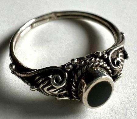 925 Silber Ring mit kleinem Onyx Steinchen Ringgrösse 50
