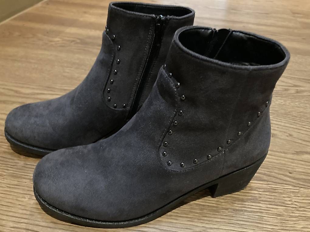Chaussures femmes: Schöne Stiefeletten, Gr. 36 – D'occasion à Winterthur par Rawille