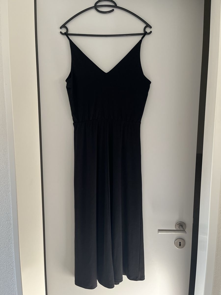Kleider: Kleid schwarz mit Trägerli S – Gebraucht aus Freienbach von NauerBrigitte 1