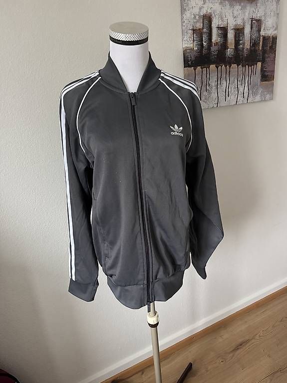 Adidas Pullover & Sweatshirts: ZIP Adidas Pullover Gr. 38 – Gebraucht aus Schaffhausen von Fixier 4