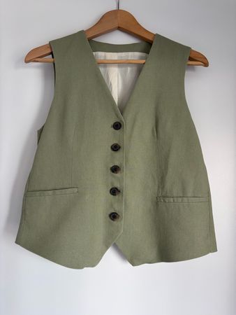 Weste von Zara in grün Grösse 36 mit passenden Shorts