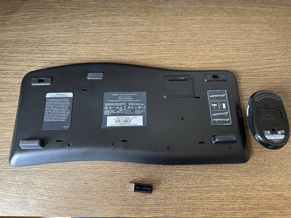 Microsoft Tastiere: Ergonomische Tastatur + Maus – Usato da Zürich venduto da Nelly98 1