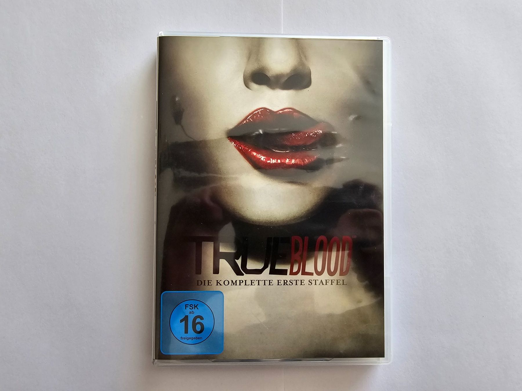 Tutti i DVDs: TRUE BLOOD STAFFEL 1 – Usato da Kreuzlingen venduto da pas_9vzh