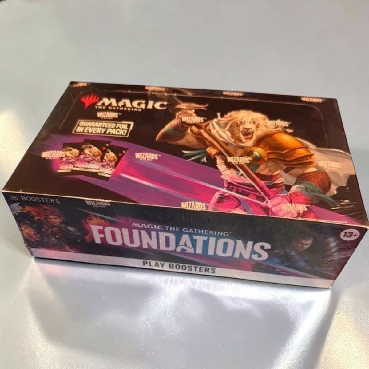 Magic The Gathering Carte collezionabili: MAGIC: THE GATHERING "Foundations" Play Booster Display EN – Nuovo e nell'imballaggio originale da Zürich venduto da FRIENDS_COLLECTIVE