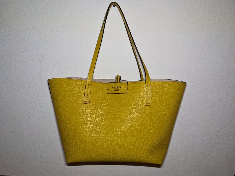 Sac ?� main GUESS EST 1981 Bag Cabas Jaune (Gebraucht) in Gland f?�r CHF 39 �?? mit Lieferung auf 