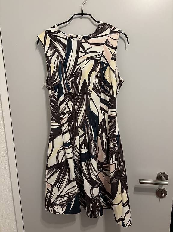 H&M Vestiti: Schickes Kleid Gr 36 – Usato da Rumlikon venduto da ste_5jgh