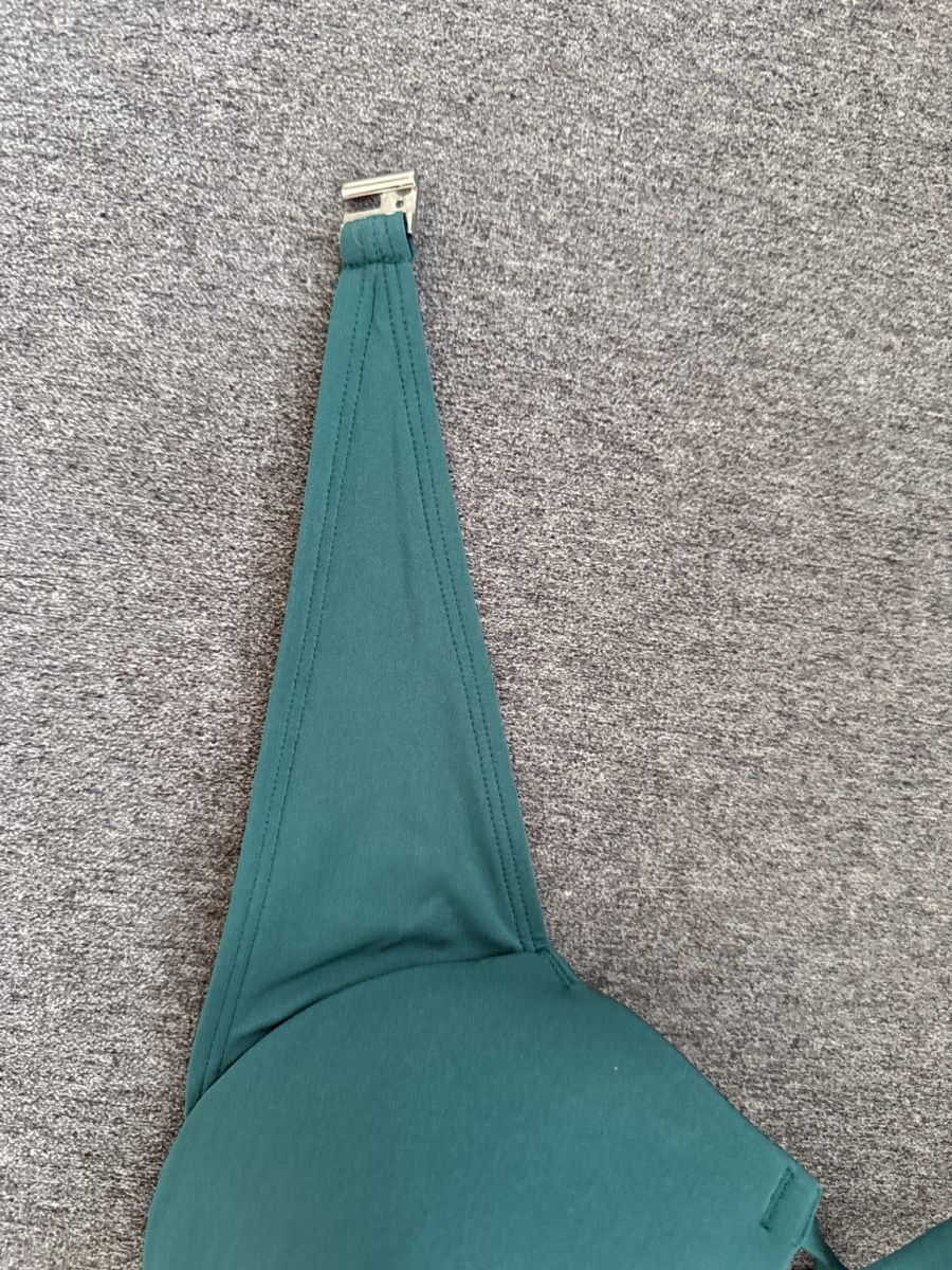 Badekleider & Bikinis: Bikini Oberteil / Gr. 36 Cup B/C – Gebraucht aus Olten von ale_nb2x 3