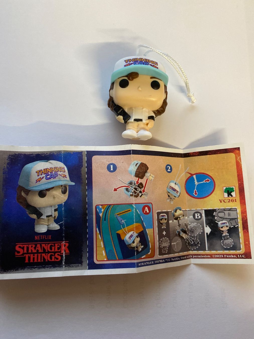 Statuette: Funko Pop Keychain Stranger Things Dustin Kinder VC261 – Nuovo (secondo la descrizione) da Le Brassus venduto da cinema13 2