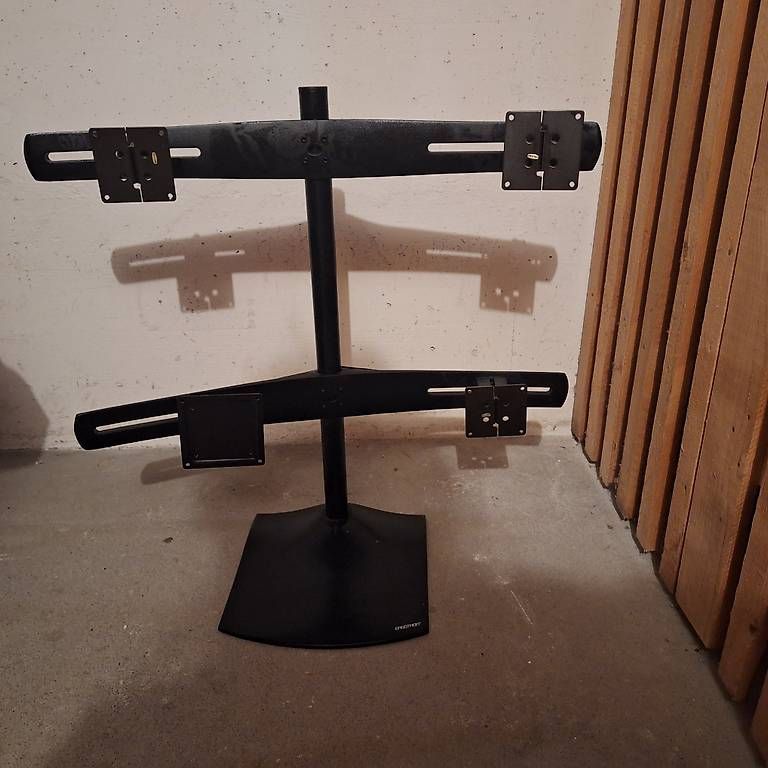 Staffa per monitor: Monitorhalterung 4 Monitore – Usato da Ermatingen venduto da arr_7yxq 1