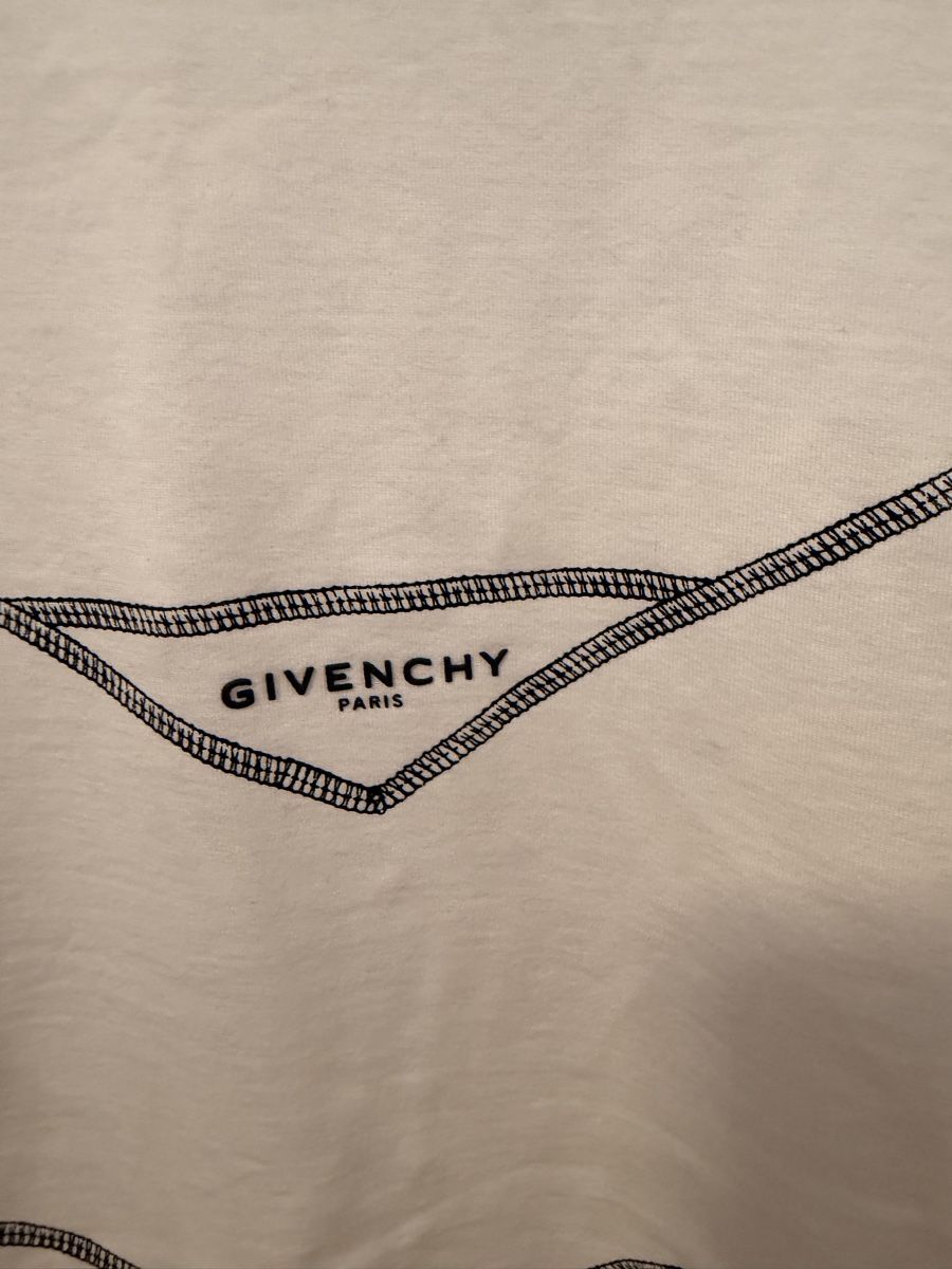 Blusen, T-Shirts & Tops: Givenchy T-Shirt – Neu (gemäss Beschreibung) aus Binz von blue.b1 1