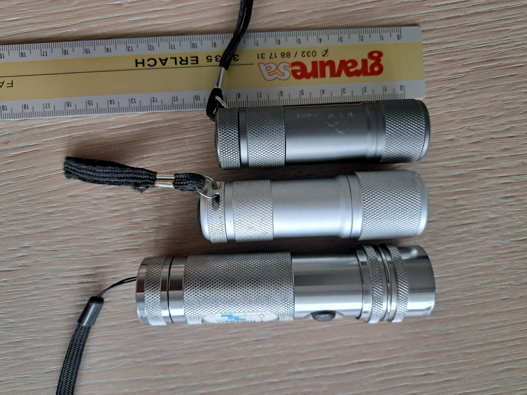 Lampade: 3 LED Taschenlampen sind sehr hell – Usato da Bazenheid venduto da derdelorean01
