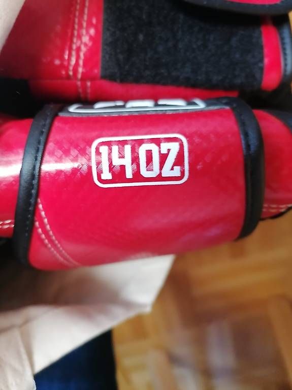 Guanti & manicotti: Gants de boxe – Usato da Lonay venduto da mis_5xvh 1
