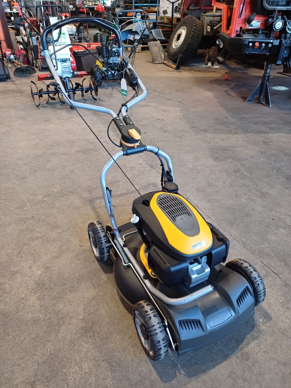 Stiga Tagliaerba: Stiga tondeuse thermique mulching – Usato da Courrendlin venduto da MouttetMachines