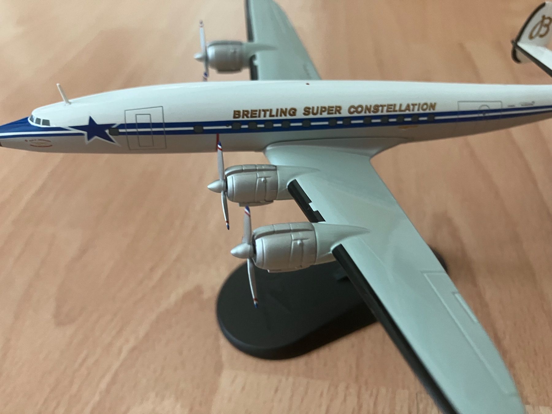 Lockheed Kits de montage: Breitling Super Constellation Hobbymaster 1:200 Model – Neuf (Voir description) à Zürich par Classic_Collection_Zurich