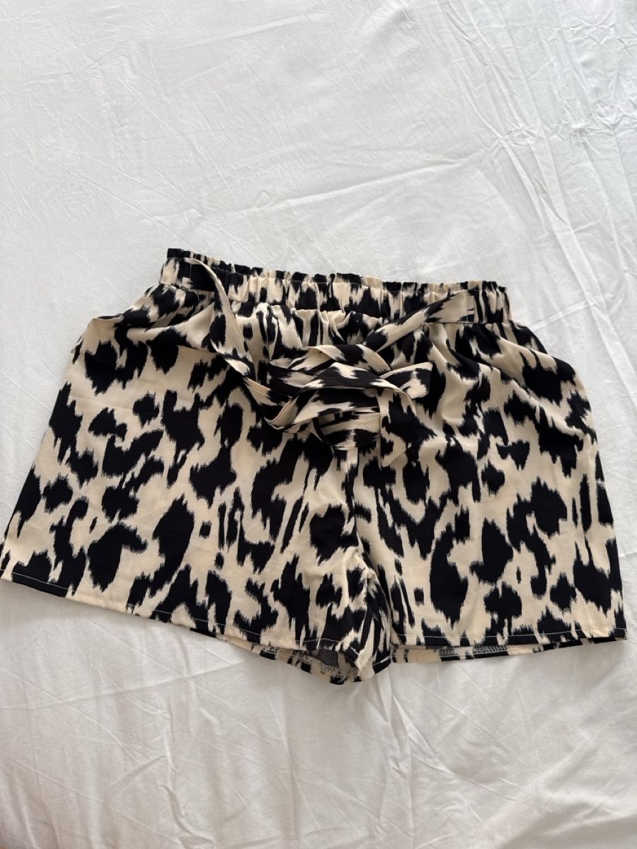 Shein Pantalons: Shorts – D'occasion à Nebikon par Preloved_bykelly