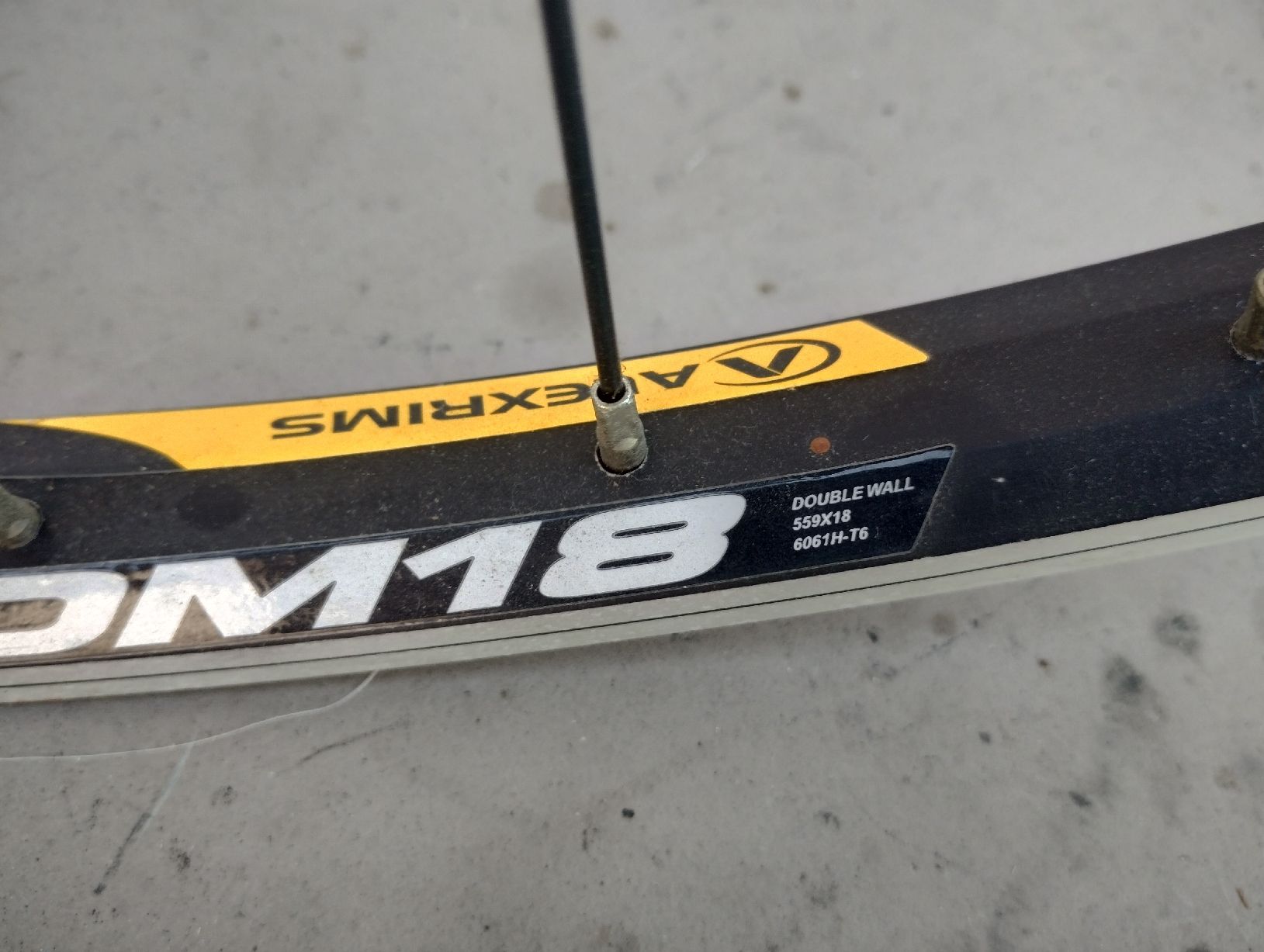 Pezzi di ricambio: Laufrad MTB 26" vorne - Neu  – Nuovo (secondo la descrizione) da Oetwil am See venduto da Kukuxumusu 3