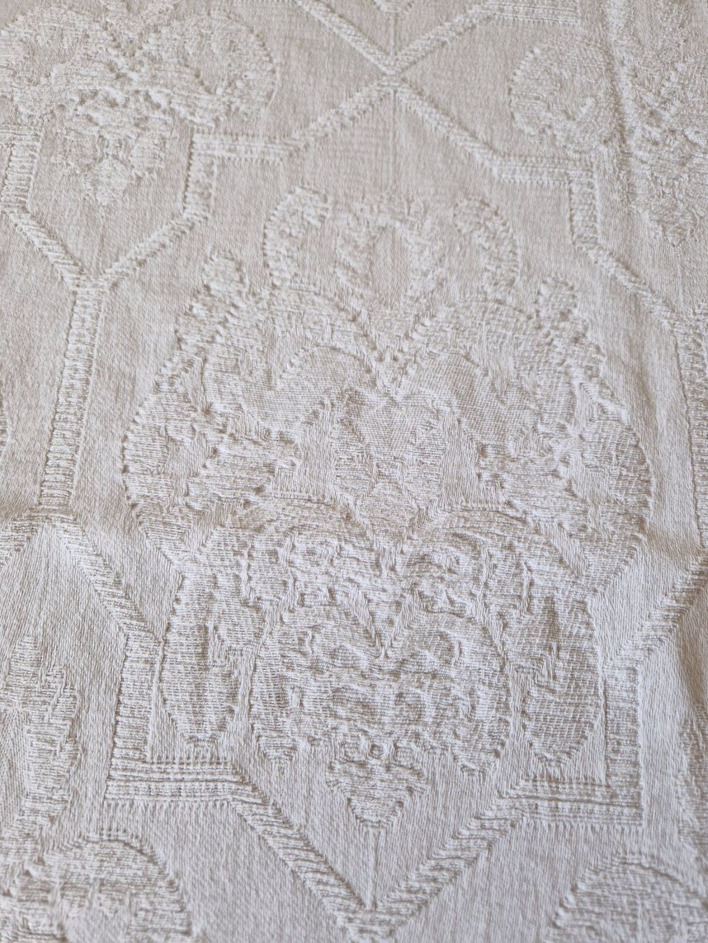 Altra biancheria da tavola: Weisse  Tischdecke mit Fransen 140x160cm – Usato da Bern venduto da Antikbatik 9
