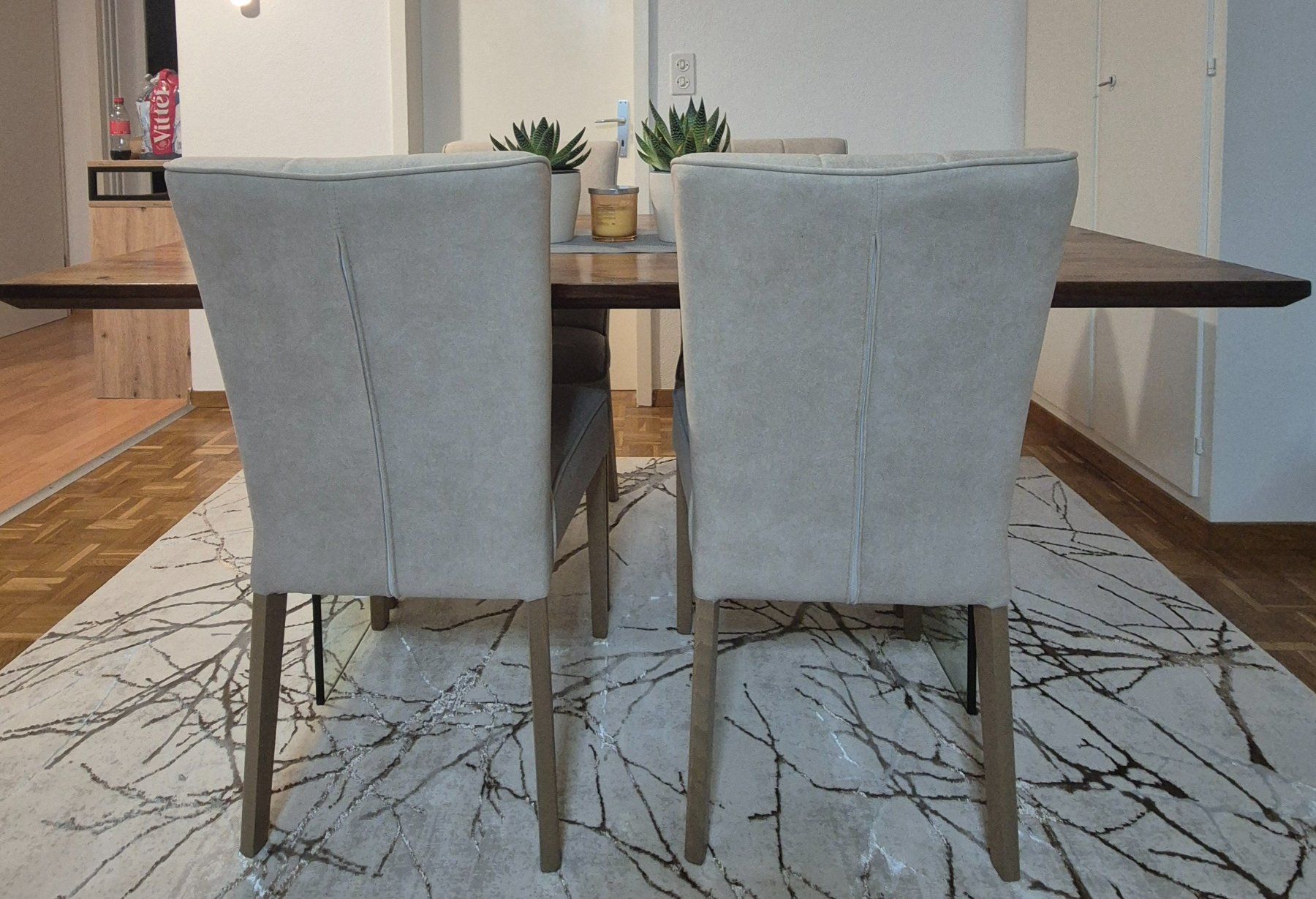Set de table et chaises: Esstisch mit  Stühlen – D'occasion à Mellingen par Loewe2006 2