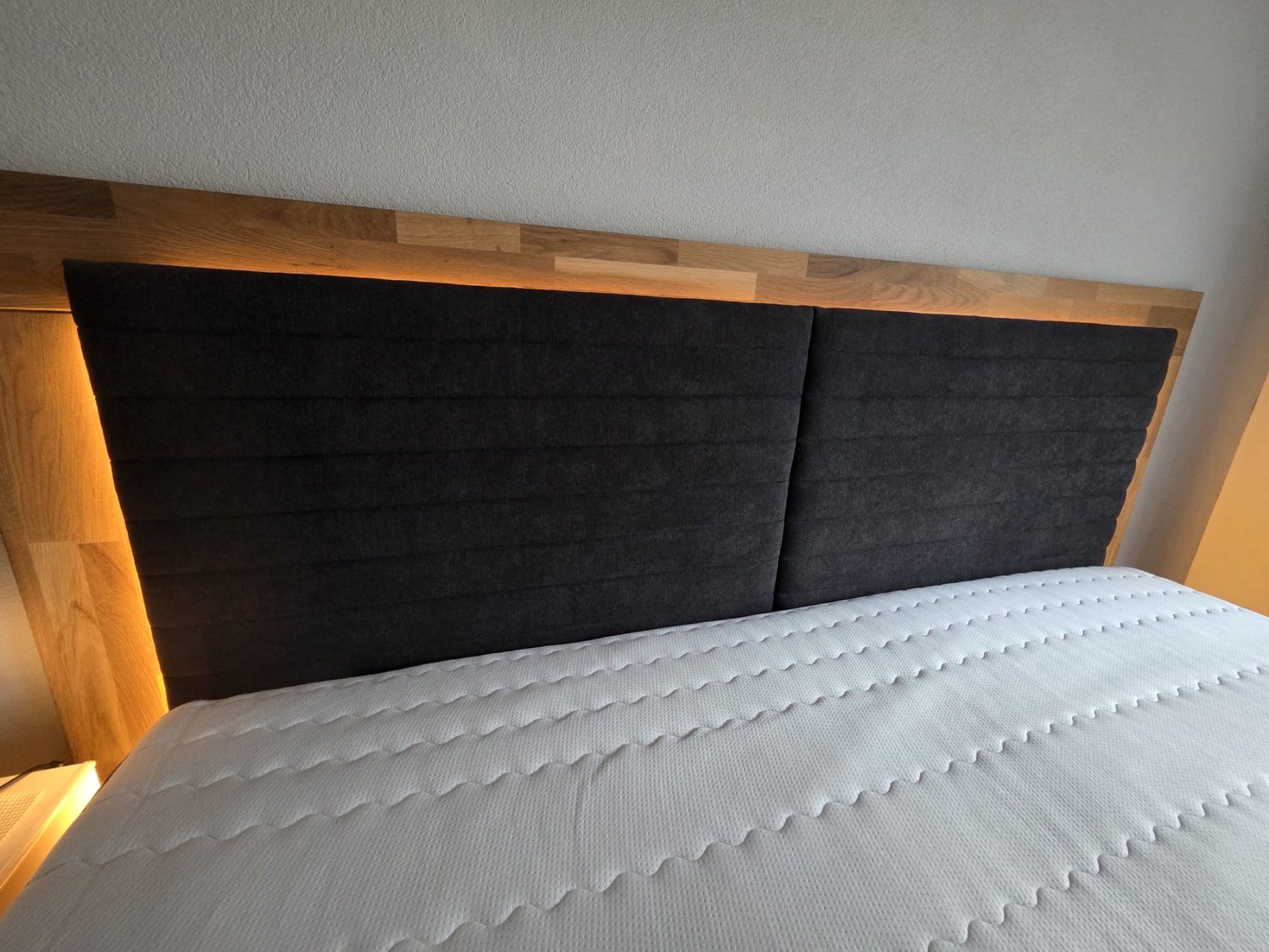Conforama Letti: Lit boxspring 200x200 – Nuovo (secondo la descrizione) da Biel/Bienne venduto da ang_t57h 1