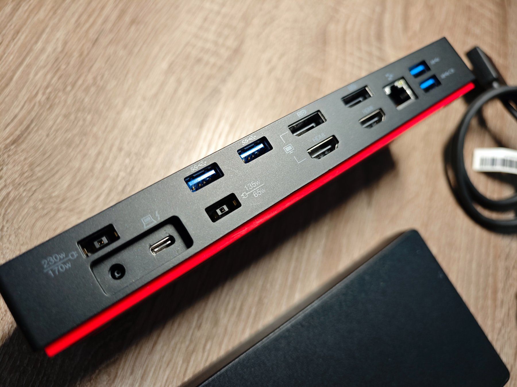 Lenovo Docking station: ThinkPad Thunderbolt 3 Workstation Dock - 2a Generazione – D'occasion à Intragna par Dekino