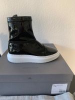 Aquatalia: OVP/Neu-schwarze Stretch Lackleder-Stiefelette,37