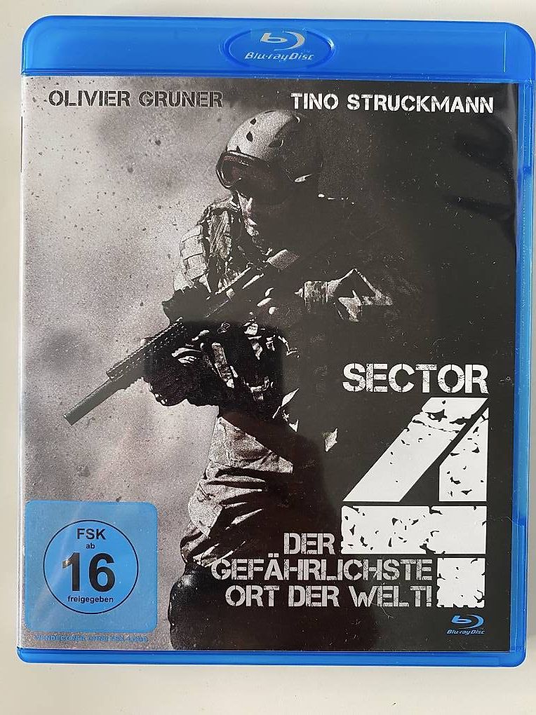Tous les DVDs: Sector 4 – D'occasion à Gasel par Ntomate