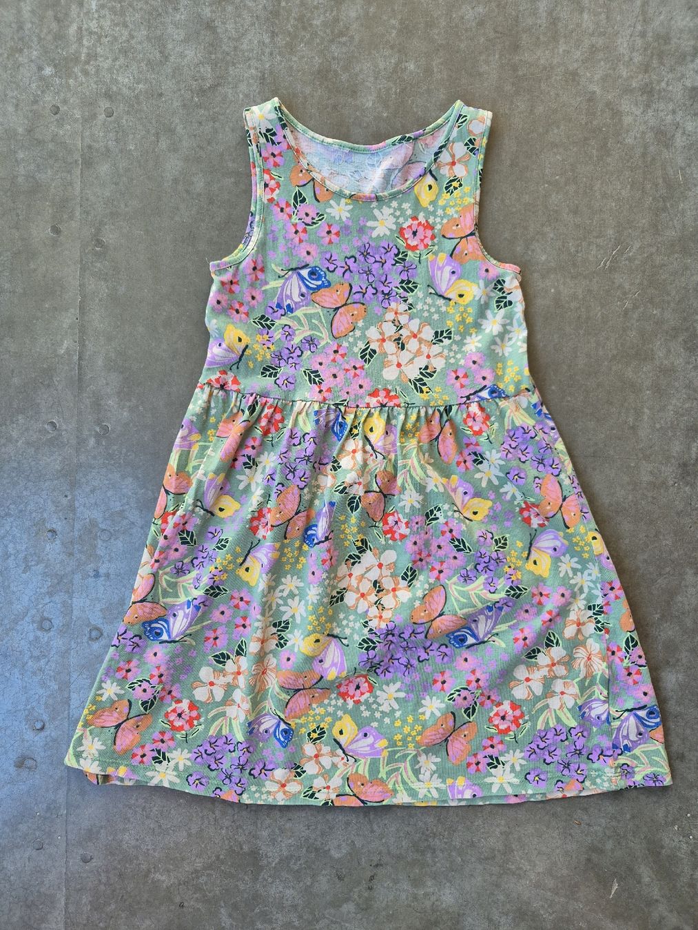 H&M Vestiti & Gonne: Kleid von H&M Gr. 122/128 – Usato da Jona venduto da Mimimi87