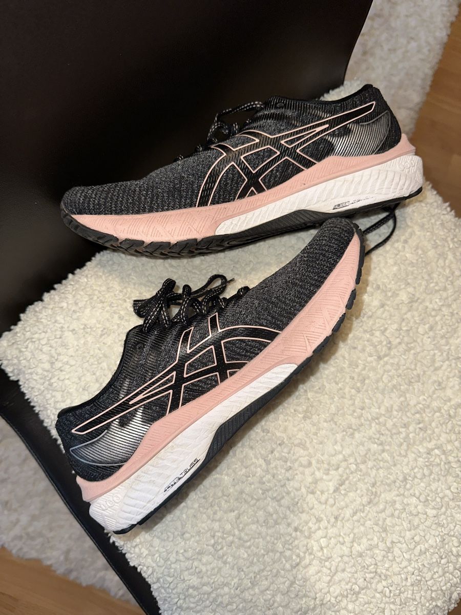 Asics Damenschuhe: ASICS 37 – Gebraucht aus Baar von Marios4445