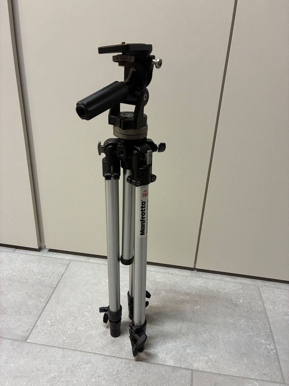 Manfrotto Stative & Stativköpfe: Stativ, Manfrotto Professional Tripod Art. 190 – Gebraucht aus Wäldi von 1491Dominik 1