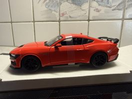 Ford Mustan rot 1/24 DARK HORSE NEU/OVP