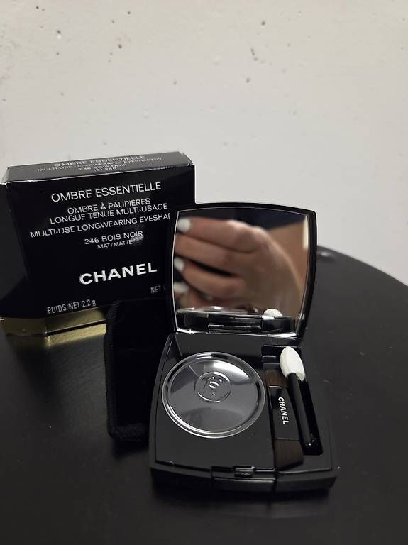 Chanel Make-up: CHANEL Lidschatten Bois Noir 246 – Nuovo e nell'imballaggio originale da Rüfenacht BE venduto da Biancaro