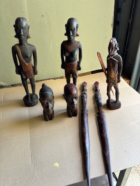 Statuette Africaine En Bois D'ébène – Le Songeur – Hauteur 10,3 Cm – Sculptée Main