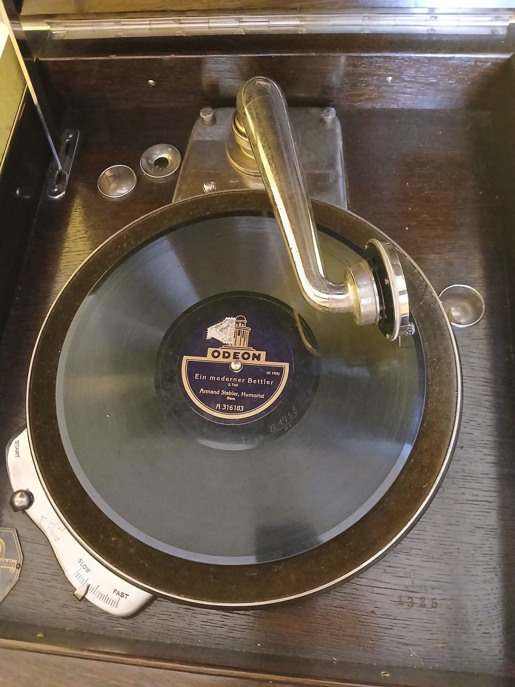 Columbia Giradischi: Columbia Grammophon Antique Phonograph – Usato da Scherz venduto da dref 5
