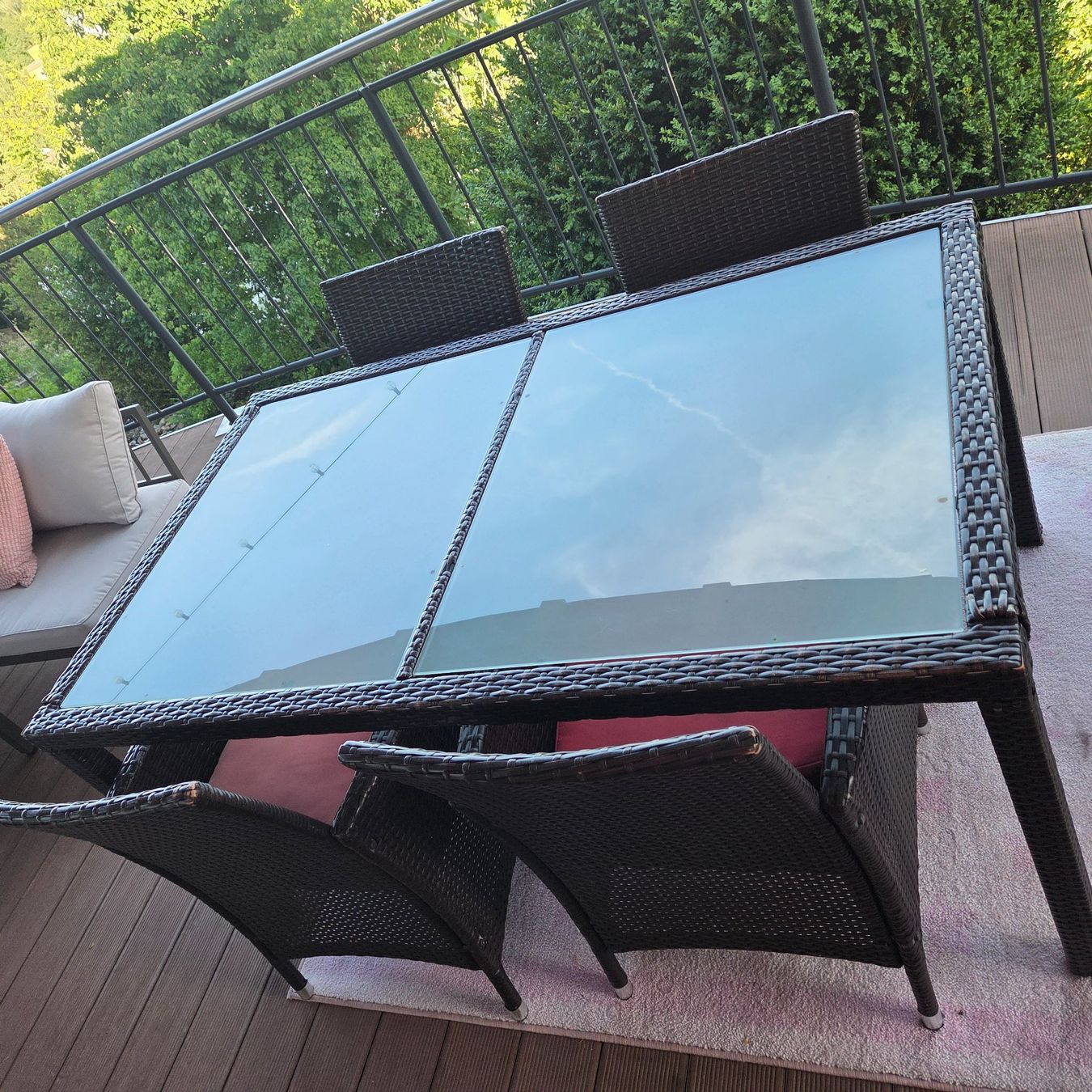 Set di tavolo e panche: Gartentisch  (Glasplatte) mit 6 Rattanstühlen – Usato da Schaffhausen venduto da Jimbo02