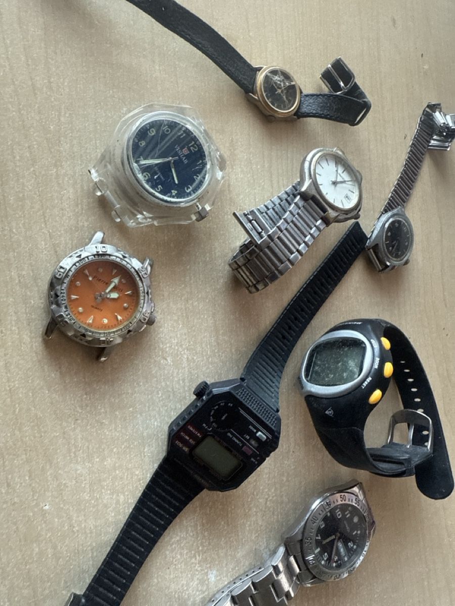 Orologi: Uhr – Difettoso da Horriwil venduto da Carrera68