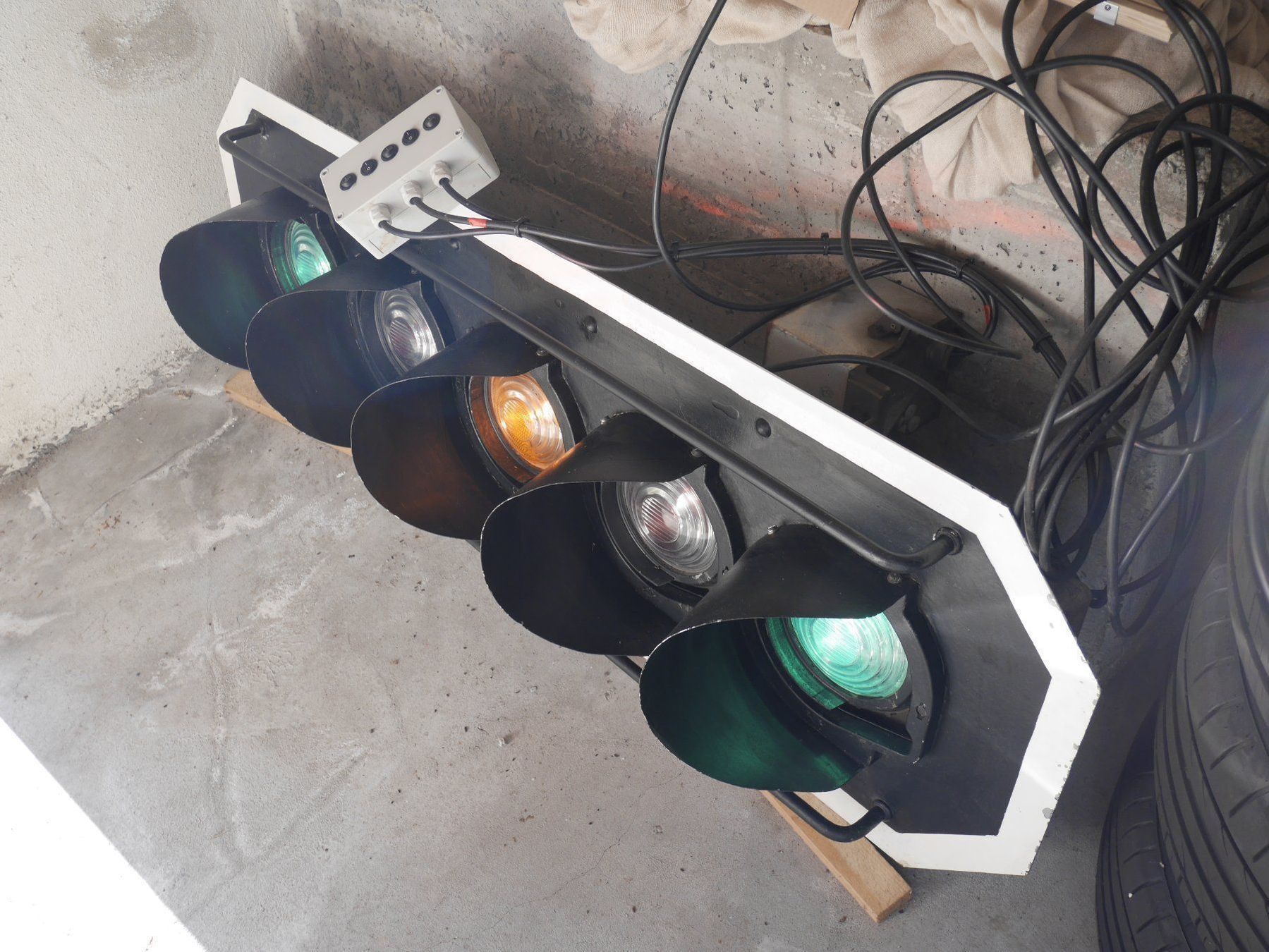 SBB/CFF/FFS Lampade: SBB SIGNAL ORIGINAL HAUPTSIGNAL – Usato da Trasadingen venduto da Upl 2