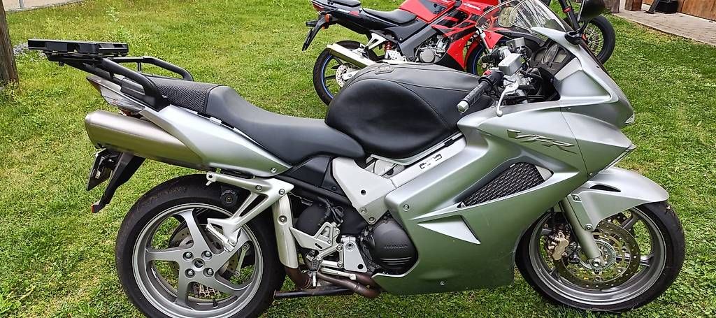 Strada: Vendo Honda VFR 800 – Usato da Lugano venduto da pug_x7zg 1