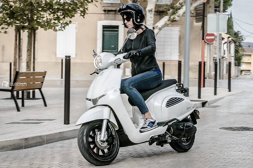 Scooter: cooler 125er Roller neu Kat. 11kW - A1 – Usato da Seewen SO venduto da Swiss-moto-bike 3