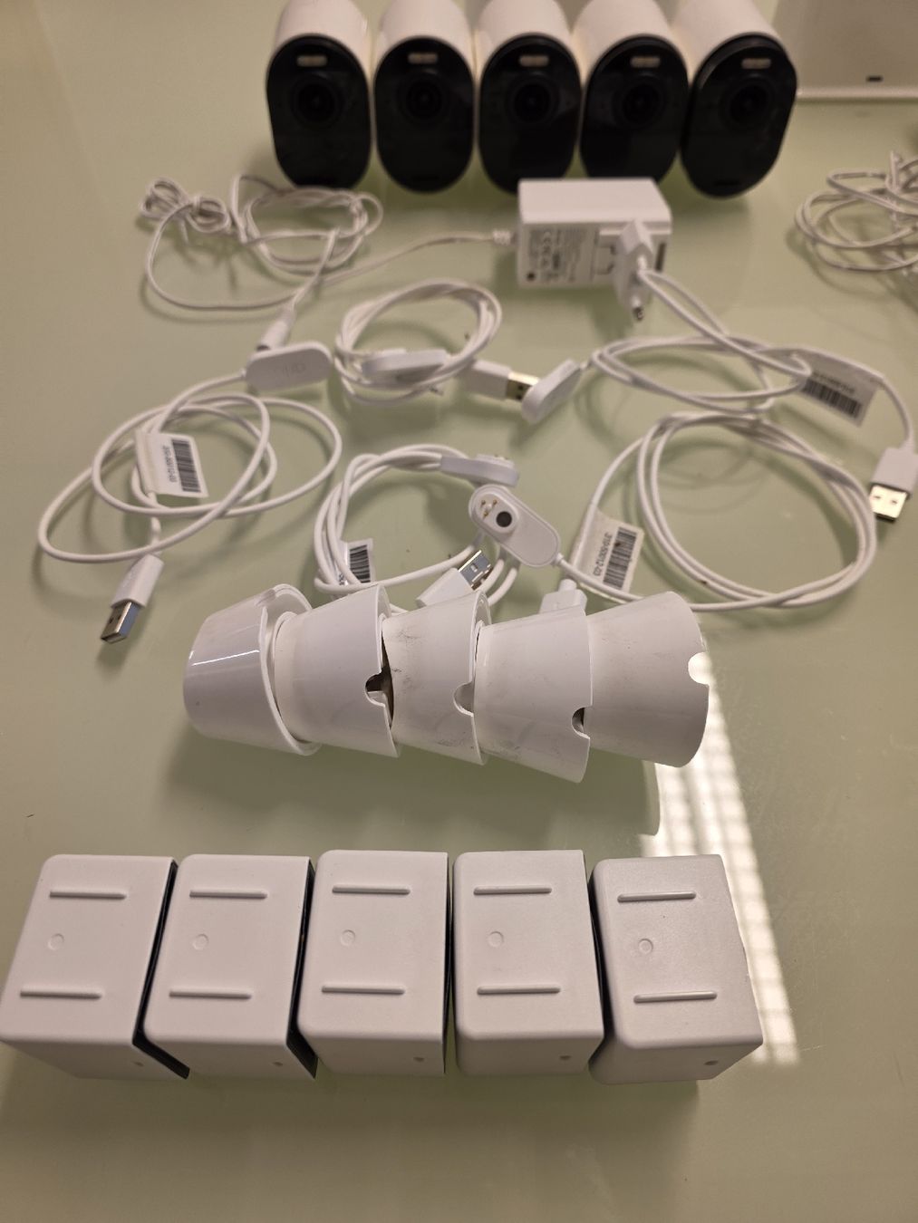 Arlo Videocamere: Arlo Überwachungskameras Set  – Usato da Zürich venduto da auctionhero 1