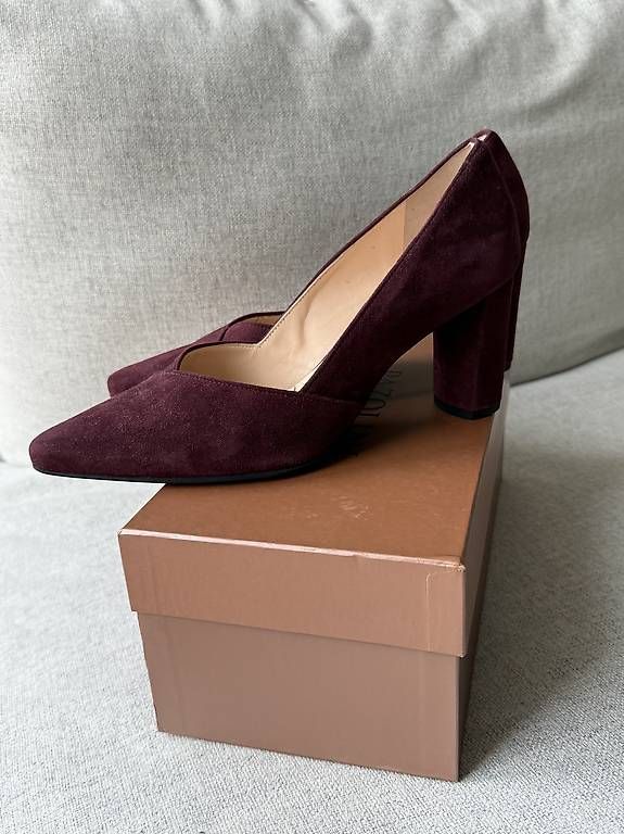 Scarpe da donna: Högl Pumps aus echtem Wildleder – Usato da Zürich venduto da YanaZam