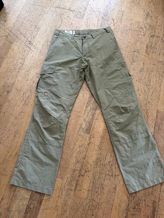 Fjällräven Cargo Hose Herren Khaki Grösse 46 guter Zustand