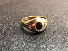 Unisexring mit Saphir und Diamanten aus 18 Kt. Gelbgold 750