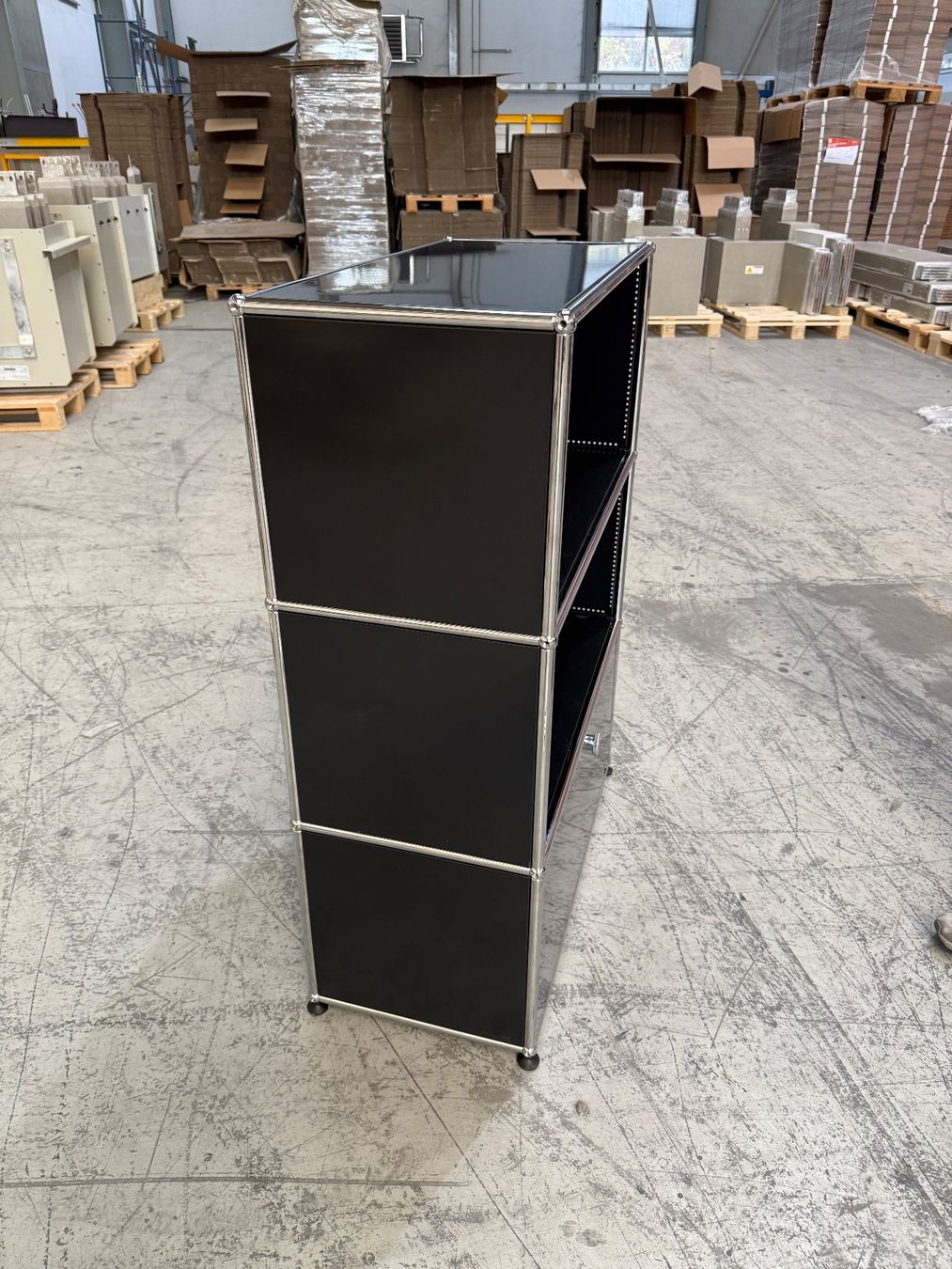 USM Regale: USM Haller Sideboard 1x3 Graphitschwarz 1x3 Q2 – Gebraucht aus Balsthal von Designhaus.Schmitt 4